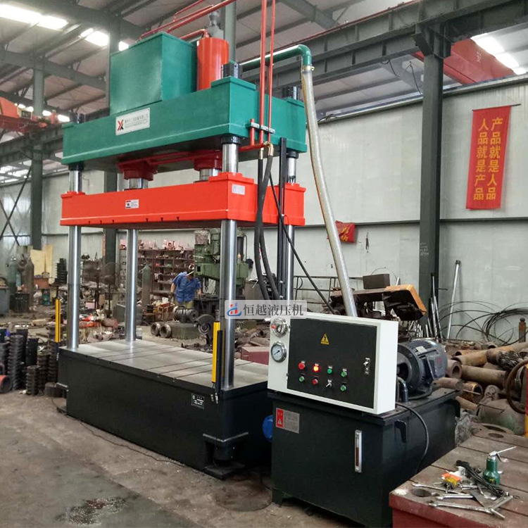 200吨 四柱液压机